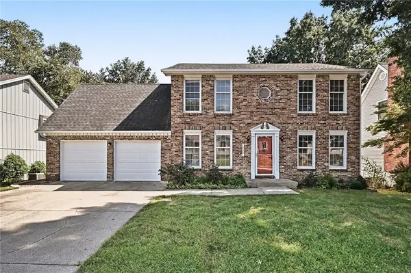 1629 Dunwich DR, Liberty, MO 64068