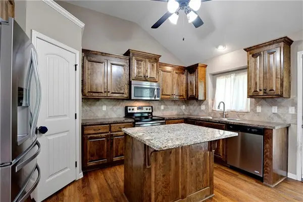 4827 Shearer CT, Kansas City, KS 66106