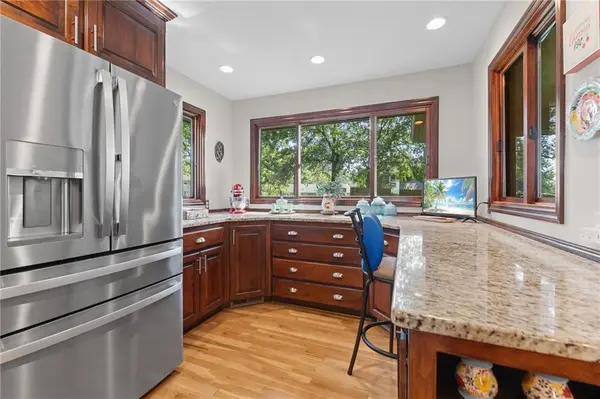 3723 E 104th ST, Kansas City, MO 64137