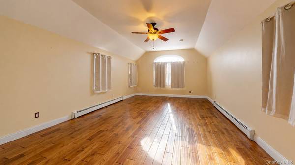 712 Parsonage ST #2, Baldwin Harbor, NY 11510
