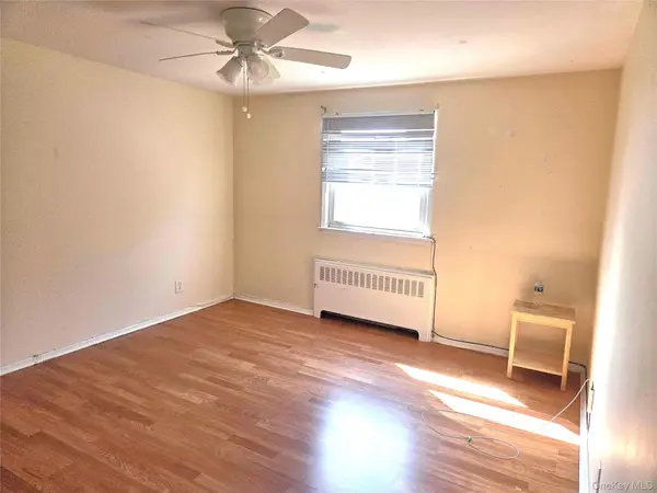 89 Winter ST #2, Lynbrook, NY 11563