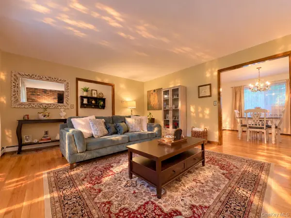24 Lake TRL, Carmel, NY 10512