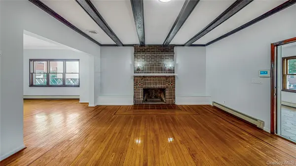 20-62 49 ST, Astoria, NY 11105