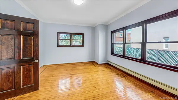 20-62 49th ST, Astoria, NY 11105