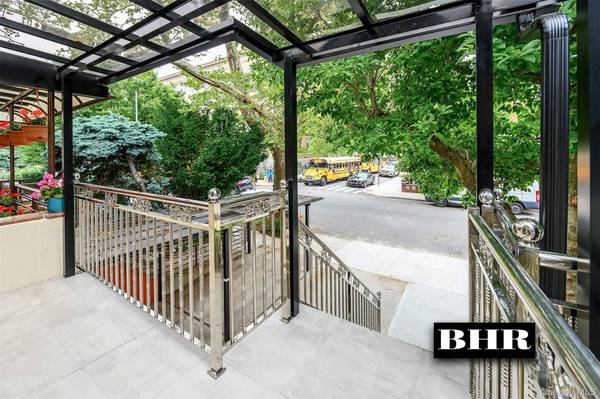 2636 E 7th ST, Brooklyn, NY 11235