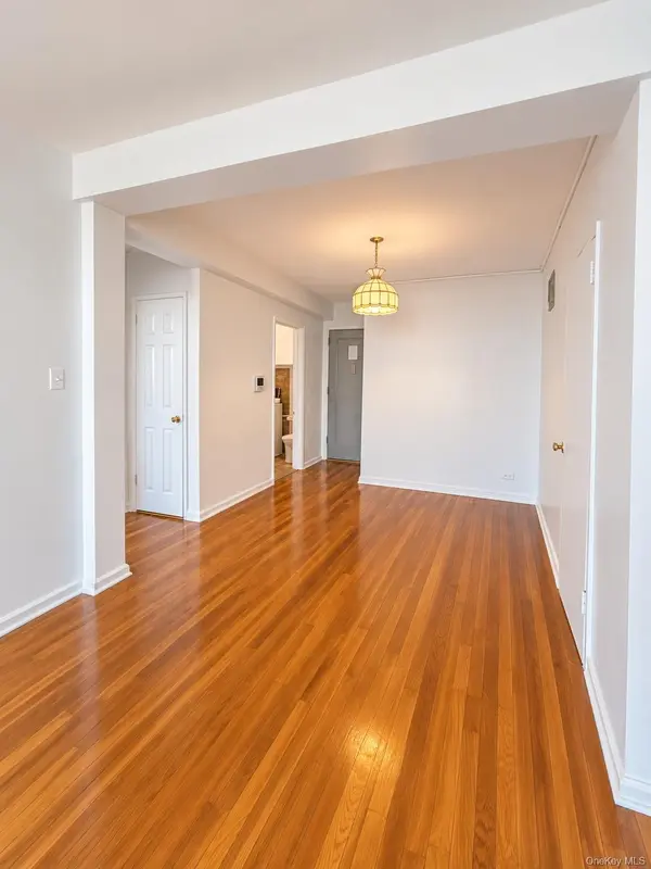 740 E 232nd ST #6G, Bronx, NY 10466