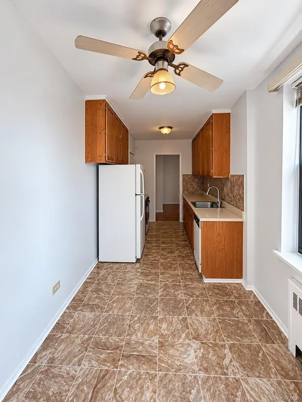 740 E 232nd ST #6G, Bronx, NY 10466