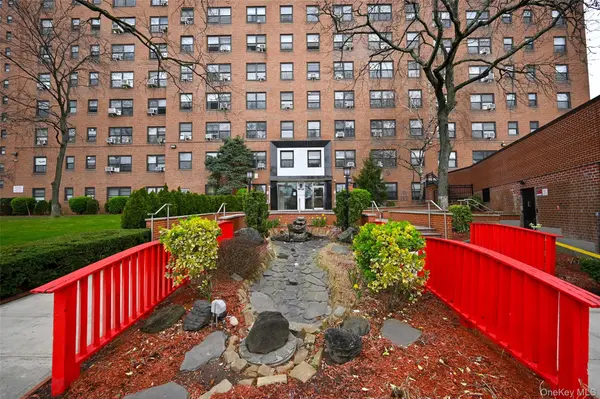 99-60 63rd RD #5Z, Rego Park, NY 11374