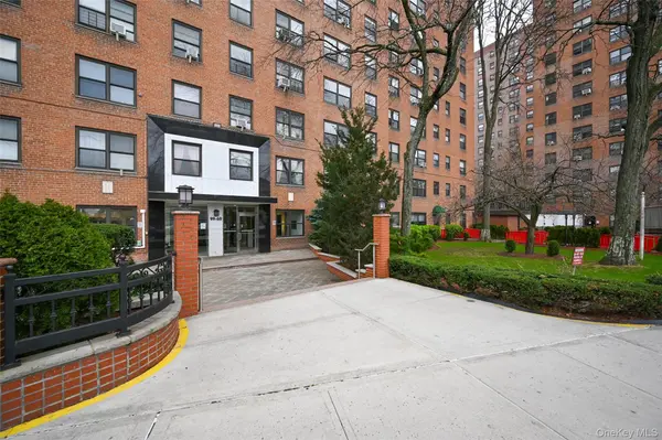 99-60 63rd RD #5Z, Rego Park, NY 11374