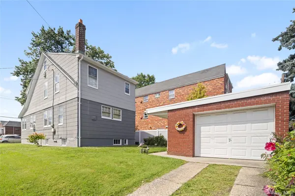 6045 69th ST, Maspeth, NY 11378