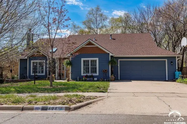 505 Shoal LN, Lawrence, KS 66044