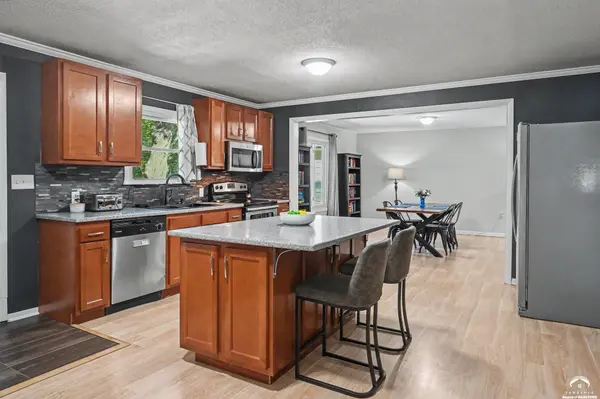 814 4th ST, Baldwin City, KS 66006