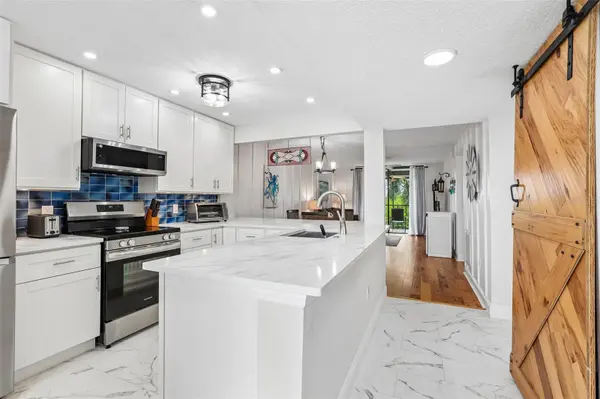 1332 PASADENA AVE S #207, South Pasadena, FL 33707