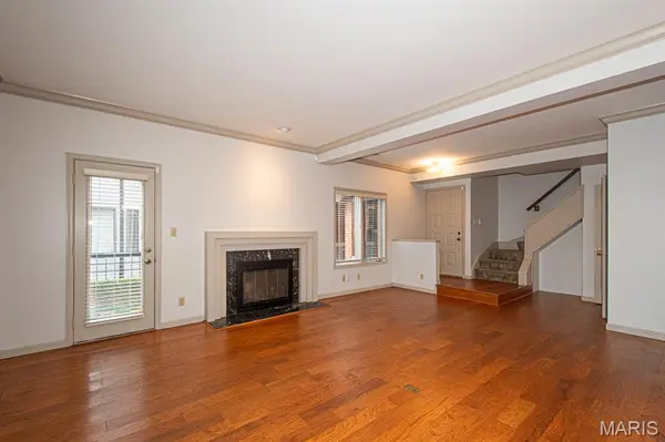 4444 Lindell BLVD #7, St Louis, MO 63108