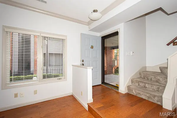 4444 Lindell BLVD #7, St Louis, MO 63108
