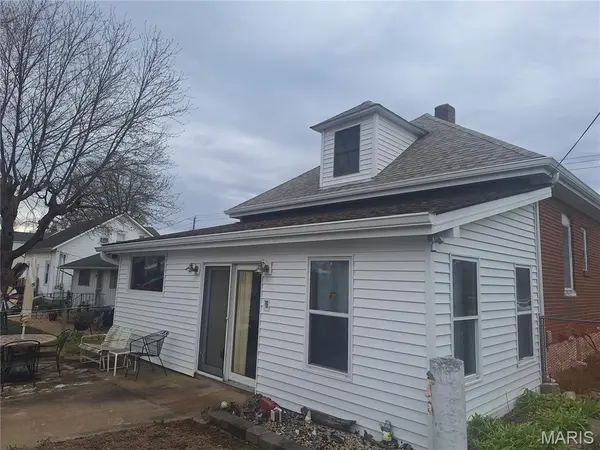 711 W 9th ST, Washington, MO 63090
