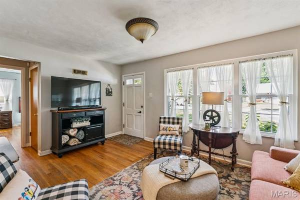 1204 Oday AVE, Rock Hill, MO 63119