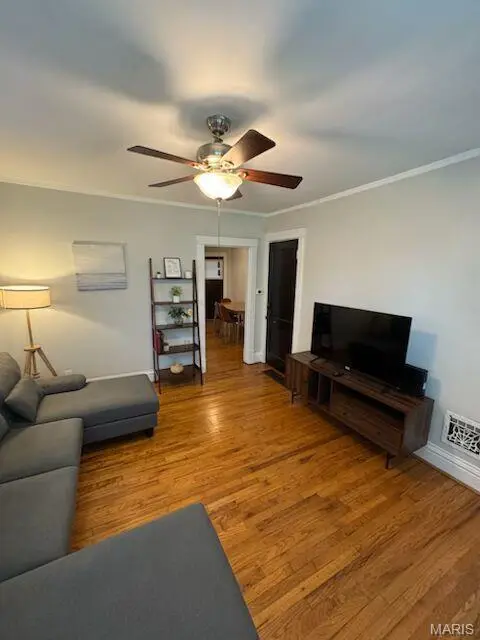 5036 Lindenwood AVE, St Louis, MO 63109