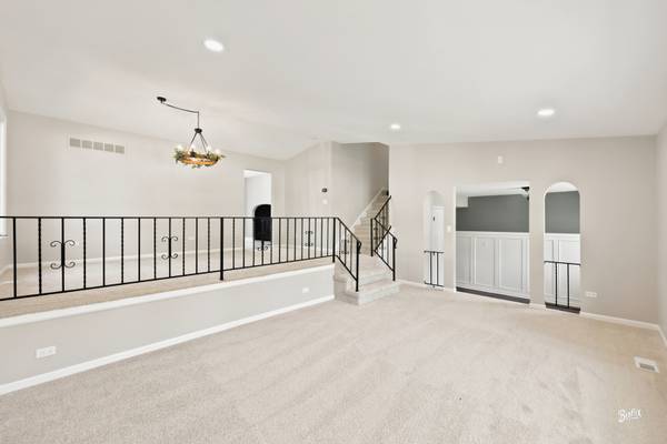 1061 N Smith ST, Palatine, IL 60067