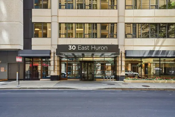 30 E HURON ST #5605, Chicago, IL 60611
