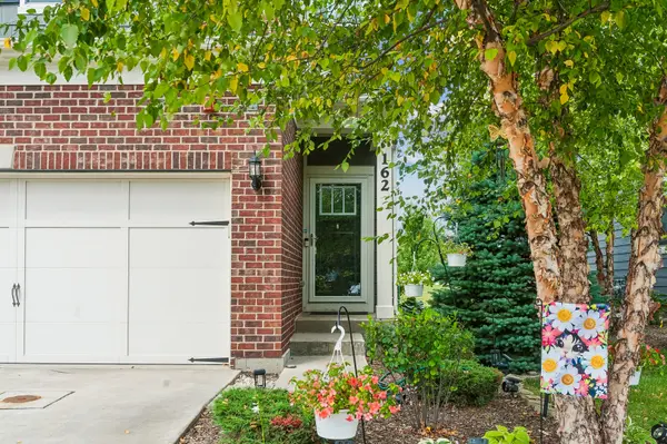 162 Waverly CT, Bloomingdale, IL 60108