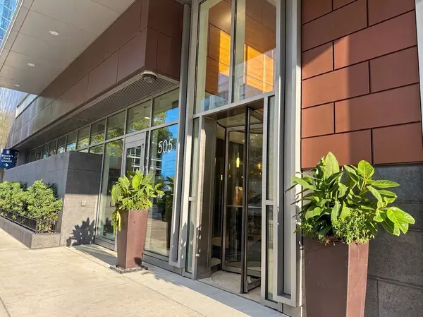 505 N McClurg CT #4506, Chicago, IL 60611