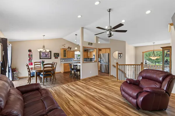 878 Kelly ST, Lino Lakes, MN 55014