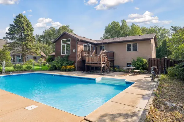 818 Pine Tree TRL, Stillwater, MN 55082