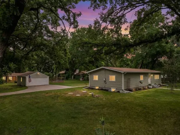 16570 22nd ST S, Saint Mary's Point, MN 55043