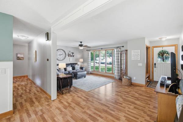 403 9th AVE SW, Wells, MN 56097