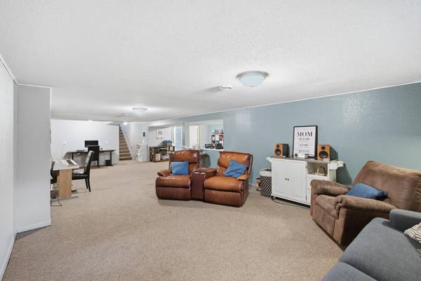 403 9th AVE SW, Wells, MN 56097