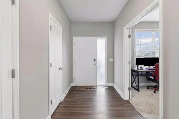 540 Waterford PL, Waconia, MN 55387