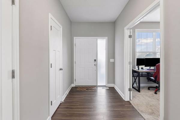 540 Waterford PL, Waconia, MN 55387