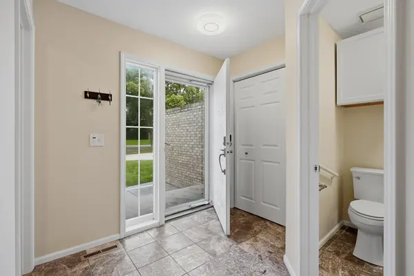 5523 Auto Club RD, Bloomington, MN 55437