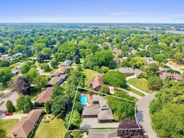 221 ROSEMONT DR, Allouez, WI 54301-2614