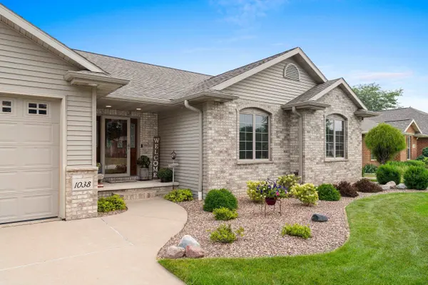 1038 HOKS RIDGE LN, De Pere, WI 54115-7614