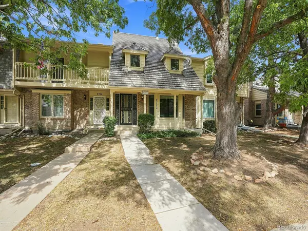 7712 S Cove CIR, Centennial, CO 80122