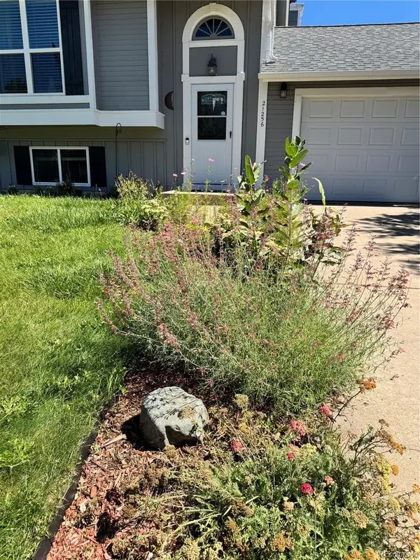 21256 E Powers CIR, Centennial, CO 80015