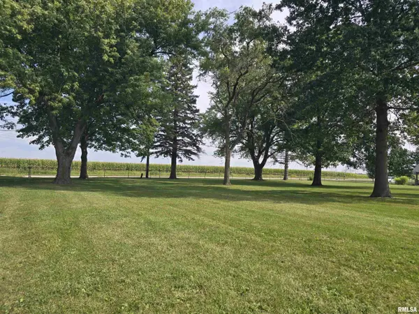 18923 IL Route 9, Pekin, IL 61554