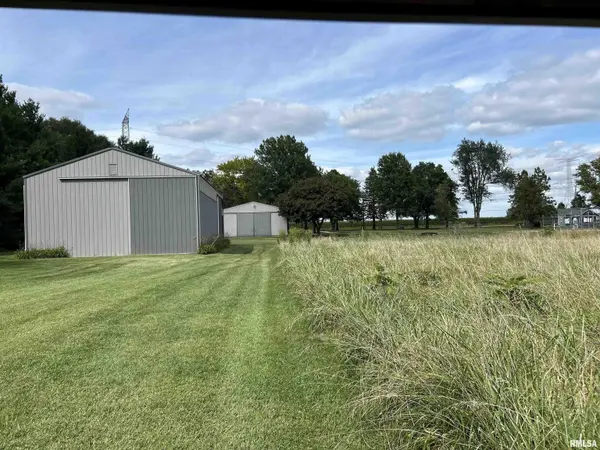 18923 IL Route 9, Pekin, IL 61554