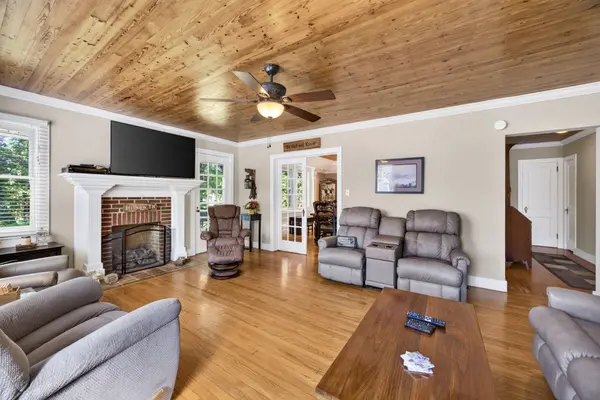 2472 Hilham Hwy, Hilham, TN 38568