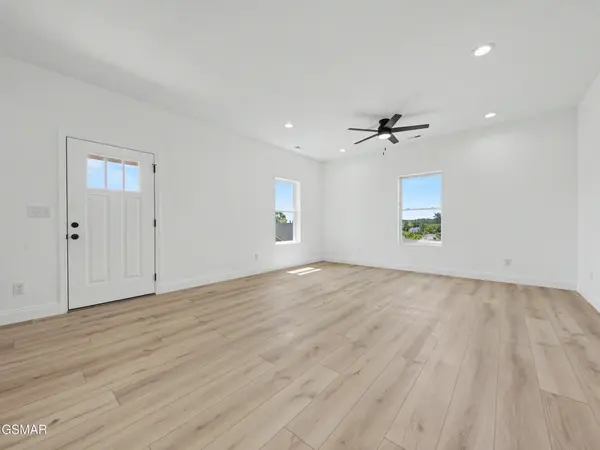 2439 Scenic Mountain Drive, Sevierville, TN 37876