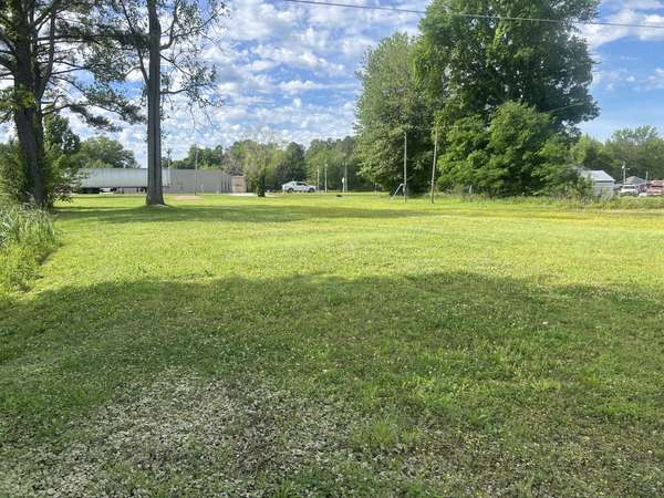 90 Creek St, Big Sandy, TN 38221