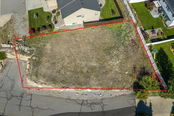 6004 N Crestmont Ln, Spokane, WA 99217
