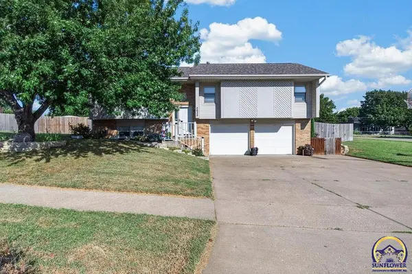 2632 SW Gainsboro RD, Topeka, KS 66614