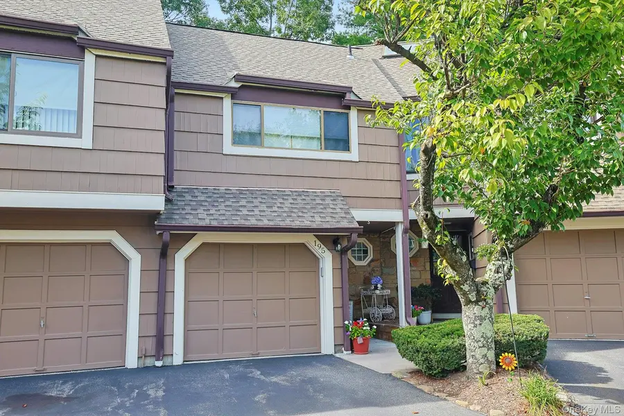 195 Treetop CIR, Nanuet, NY 10954