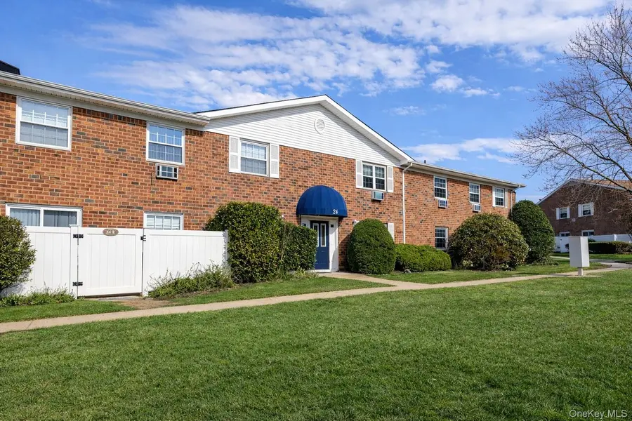 460 Old Town RD #24-O, Port Jefferson, NY 11776