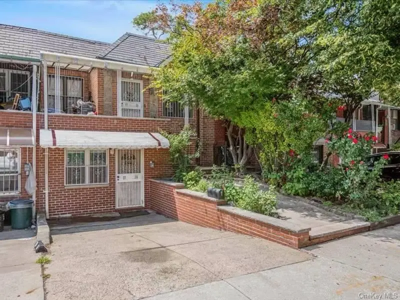 7726 Kneeland AVE, Elmhurst, NY 11373