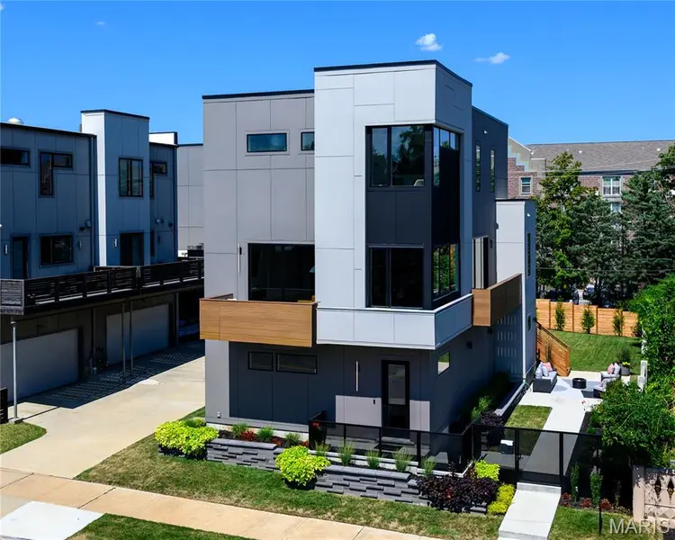 2731 lafayette avenue, St Louis, MO 63104