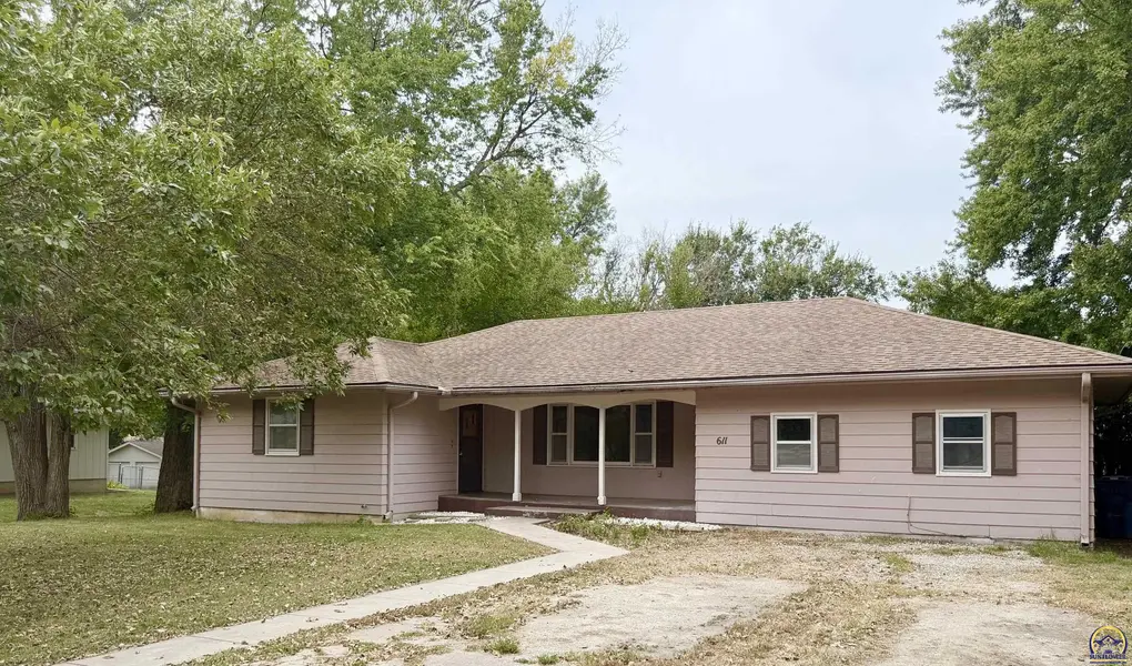 611 Main ST, Maple Hill, KS 66507